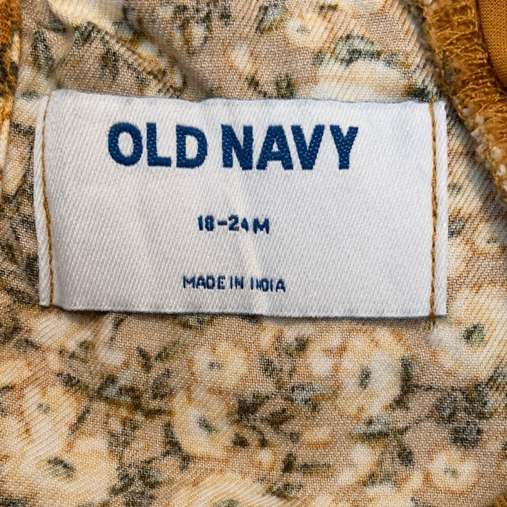 Old Navy Mustard Cable Knit Sweater - Picture 5 of 5
